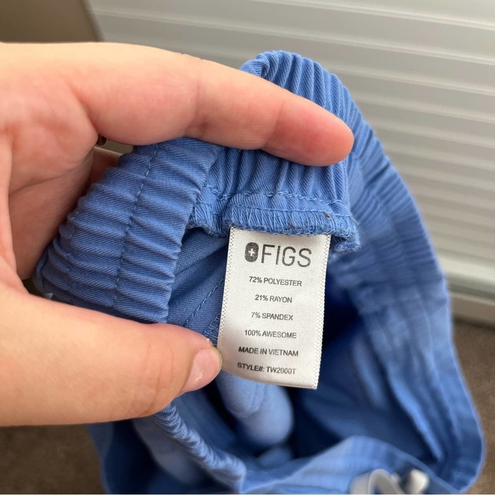 Figs Yola Skinny Tapered Leg Scrub Pant in Ceil Blue Size Small TALL - Picture 5 of 16